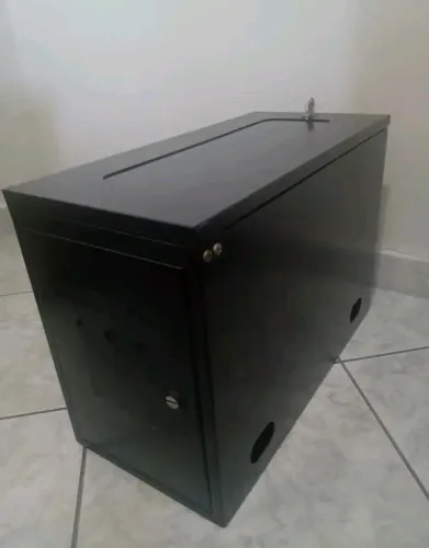 Mini rack com visor de acrílico
