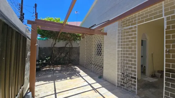 Casa à venda no bairro Luzia