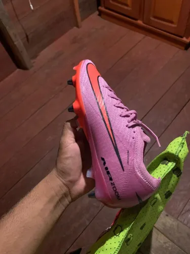 Vendo chuteira nike original zero 1 vez usada
