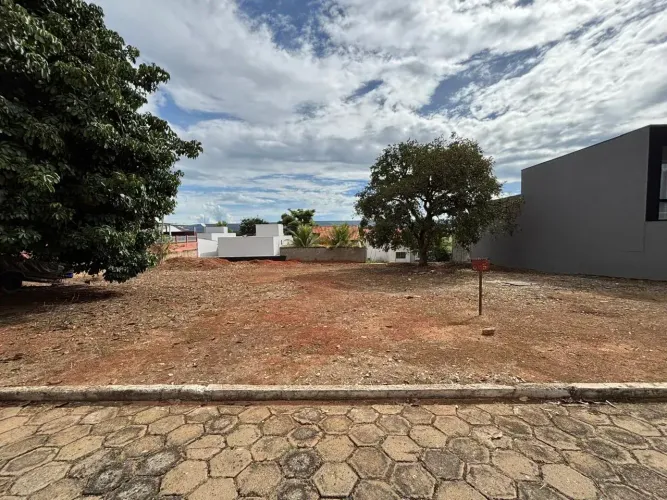 São 3 Lotes Condomínio Fechado  Caldas Novas Condomínio jardim  Metodista