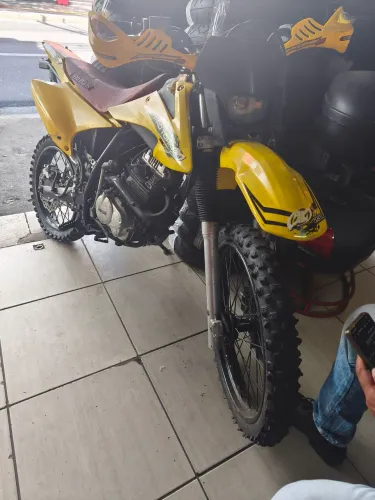 Moto de trilha partida elétrica otima