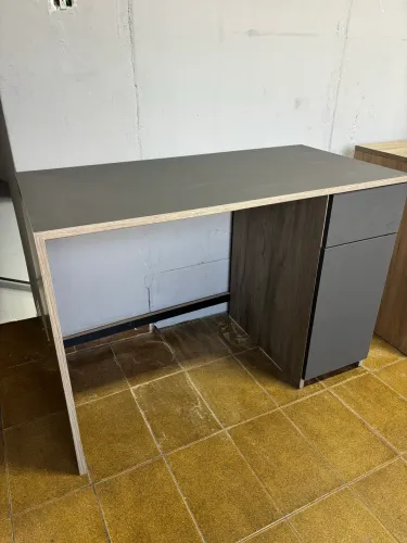 Escrivaninha em MDF