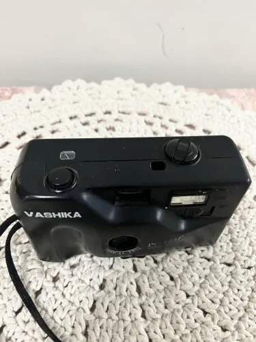 Máquina fotográfica yashica para decoração ou teste