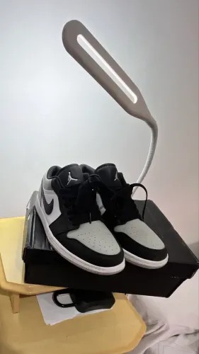 Air Jordan 1 Low 40 cinza e preto NOVO nunca usado