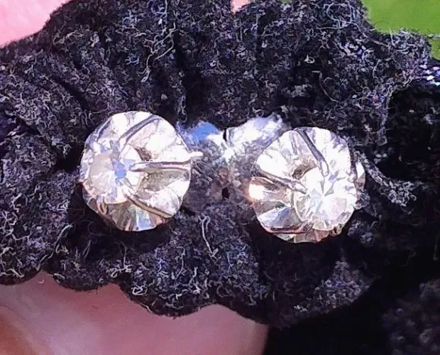 Brinco Ouro Branco com Diamantes 