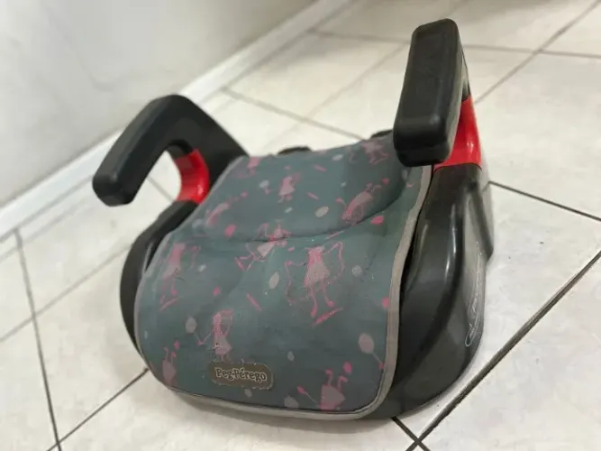Assento de Elevação Peg-Pérego Protege (15kg a 36kg) - Super Conservado!