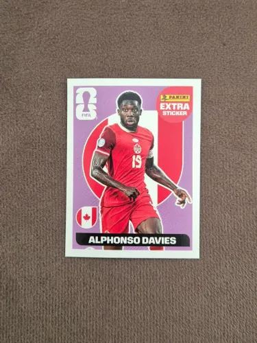 Extra Sticker Legend - Alphonso Davies (roxo/base)