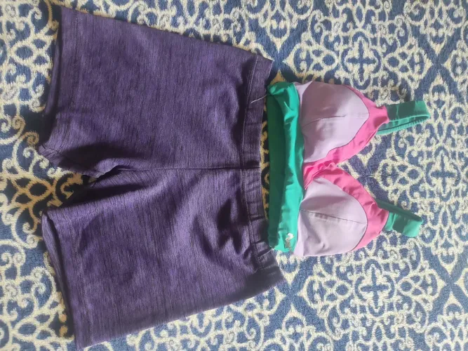Roupas de academia [Brechó]