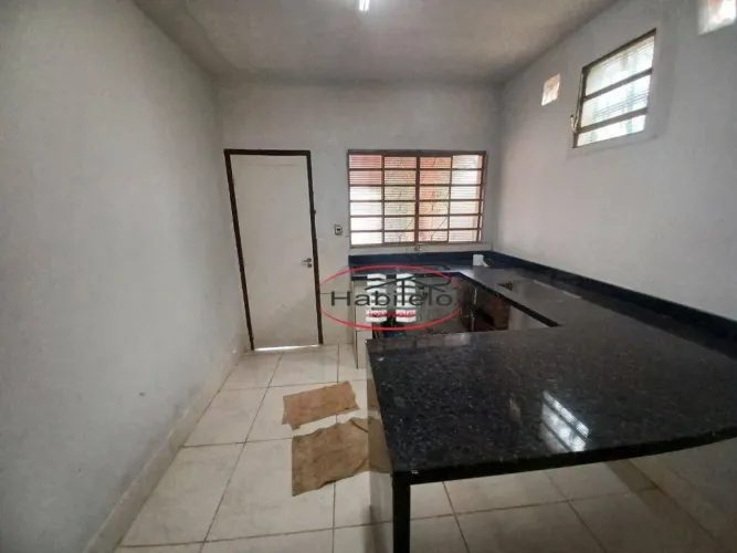 Chácara com 2 dormitórios para alugar, 1092 m² por R$ 2.200/mês - Condomínio Portal dos Ip