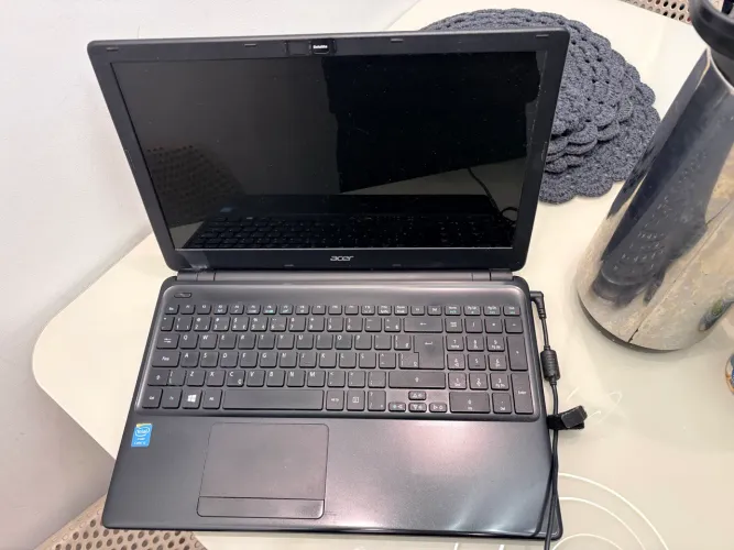 Notebook Acer Aspire E1-572 - Bom estado de conservação.