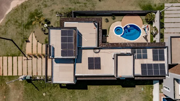 Casa à VENDA Ninho Verde 2 - Pardinho SP 3 suites, ar condicionado, piscina aquecida e fo