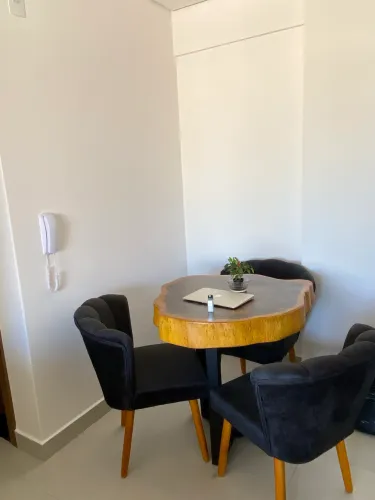 Mesa em Peroba Rosa Maciça - 12 Cm de espessura