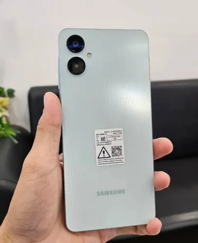Samsung A06 128 gigas semi novo