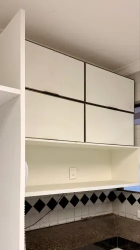 Armário de Cozinha Suspenso - Marcenaria de Alta Qualidade
