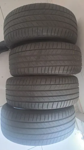 4 Pneus Bridgestone Turanza T005 215 50 R18 95% borracha