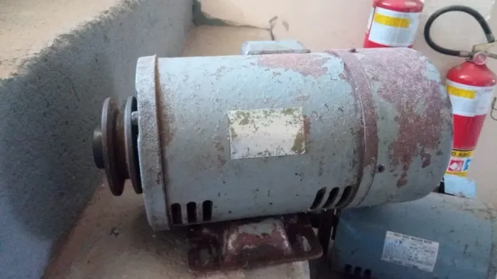 Motor Elétrico de Indução Industrial, Com Rotor em Gaiola. Acionamento de Máquina Gráfica