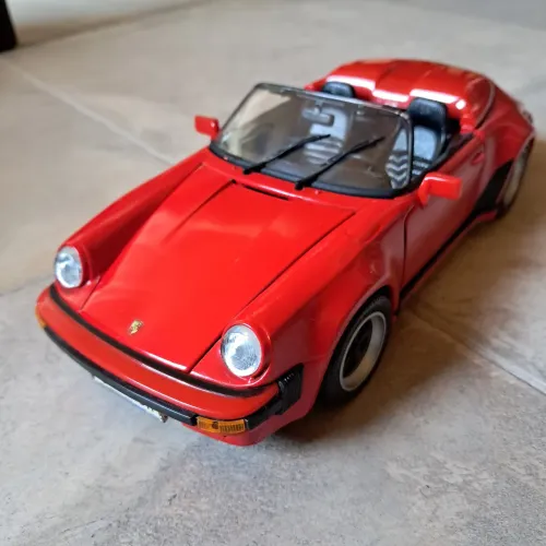 Miniatura Porsche 911 Speedster (1989) Maisto 1:18 - excelente estado