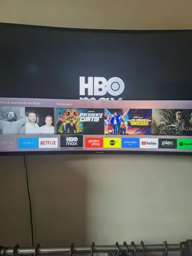 TV 40" Samsung 4 K curva
