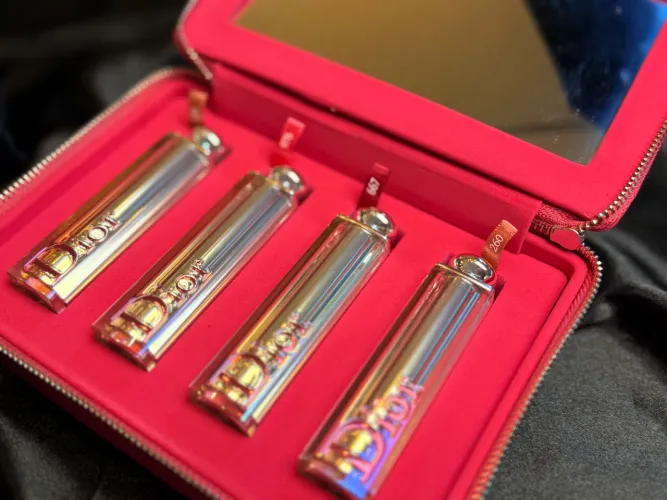 Kit Batom Dior em uma Bolsa ORIGINAL EDIÇÃO LIMITADA! SUPER EXCLUSIVO 
