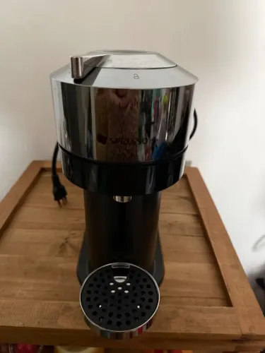 Máquina Nespresso Vertuo Next Preto Cromado 110V