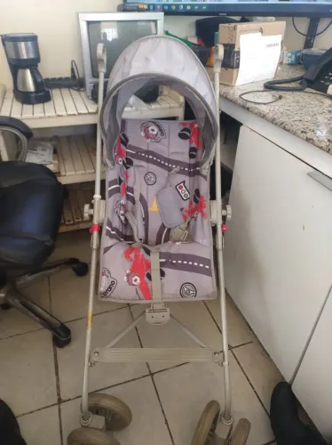 Carrinho guarda chuva