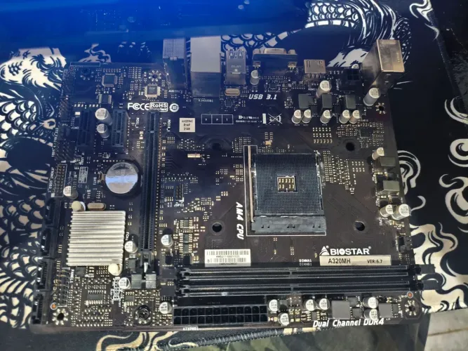 Placa mãe a320MH AM4 BIOSTAR 