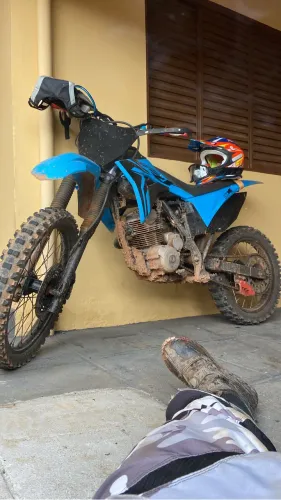 Vendo ou troco Xr 200 1999 montada pra trilha