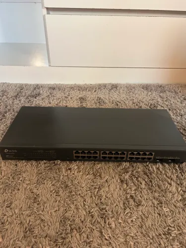 Swintch T1600G 28TS, Gigabit Smart com 24 portas + 4 SFP Slots Novo 