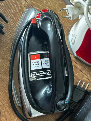 Vendo ferro de passar Black+Decker 110v