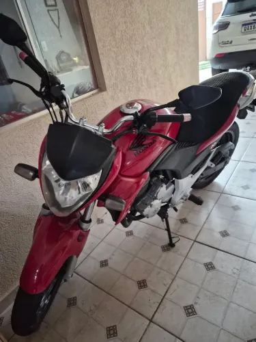 Moto CB 300