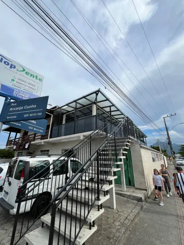 Alugo sala comercial sem mobília na palhoça