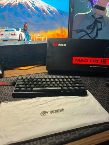 Teclado Magnético Gamer Mad60 HE - Rapid Trigger (6 Meses de Uso)