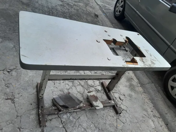 Mesa para máquina de costura Overlock