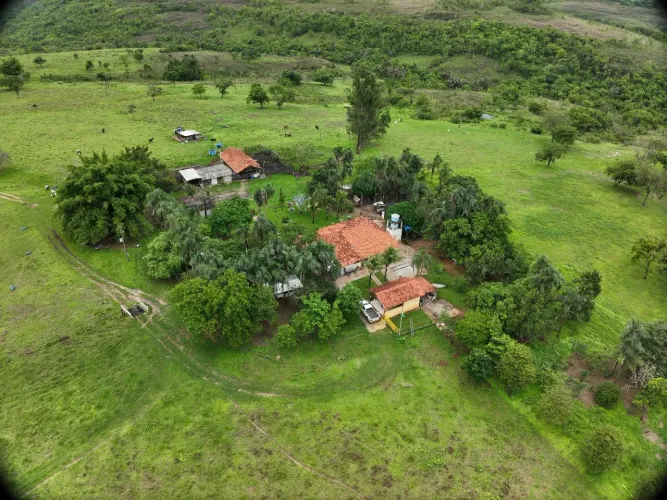 Fazenda à venda (6 km do Parque de Exposições)- Mineiros GO