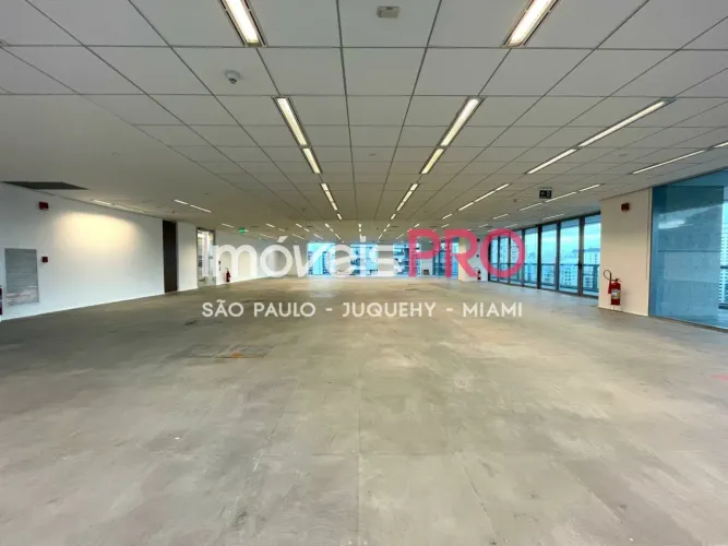 Laje corporativa de 558m² em vãos livres, com 15 vagas, localizado na Faria Lima.