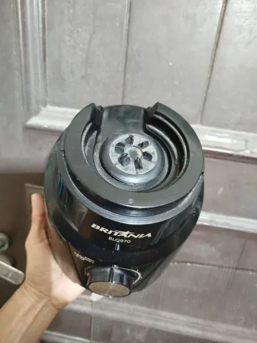 Vendo um motor de liquidificador Britânia.