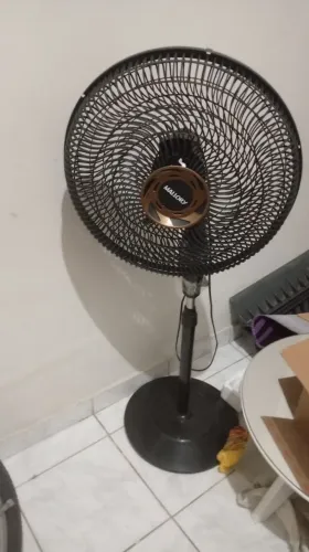 vendo ventilador mundial de pé