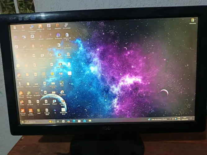 Vendo Pc completo + cadeira escritório/ troco por Notebook.