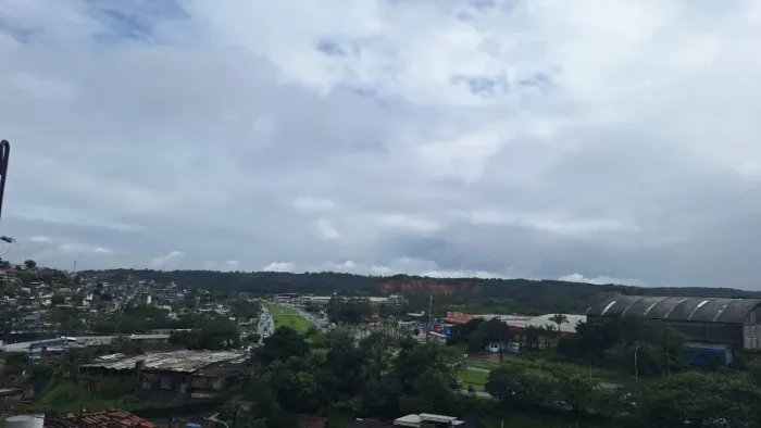 Vende-se casa no alto da telha 