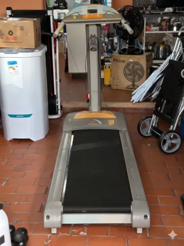 Esteira Athletic Advanced 500 EE - Reforçada para 120 KG Com Inclinação Eletronica 