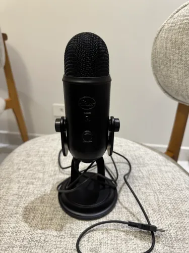? Microfone Blue Yeti USB - Estado de Novo