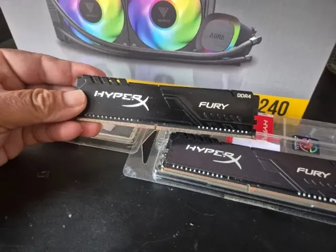 Memória RAM GAMER - Kingston HyperX Fury DDR4 8GB (2x4GB) 3200MHz - Dual Channel