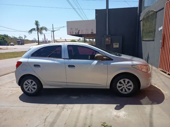Chevrolet Onix JOY Hatch 1.0 8V Flex Mec. 4P 2018