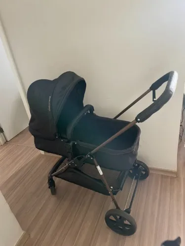 Carrinho de bebê Galzerano - serve para berço moisés e passeio