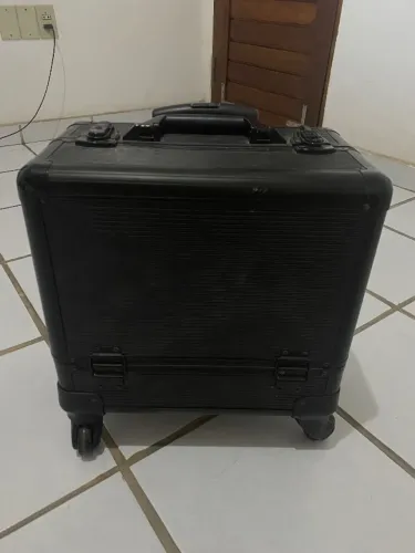 Maleta de maquiagem com rodinhas
