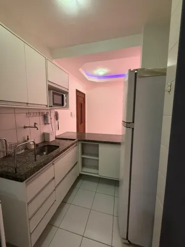 Vendo 1/4 mobiliado em excelente localização no STIEP