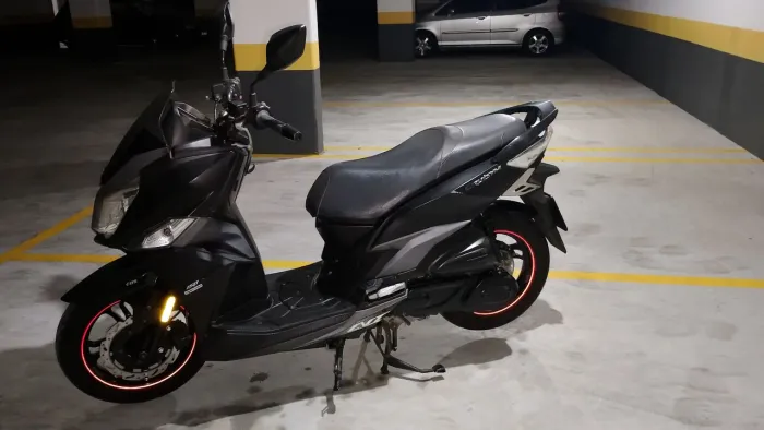 Vende se scooter em perfeito estado de conservação.