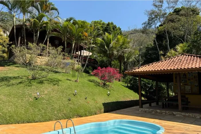 Casa de 210 m² com 4 quartos à venda em Secretário