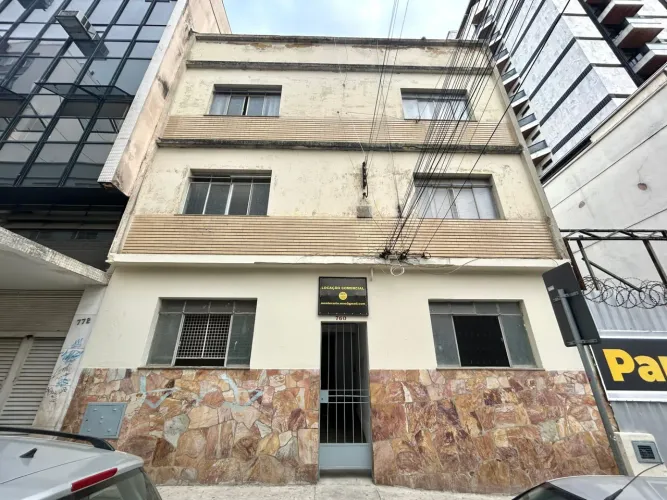 Excelente ponto comercial para locação na Rua São Sebastião no centro