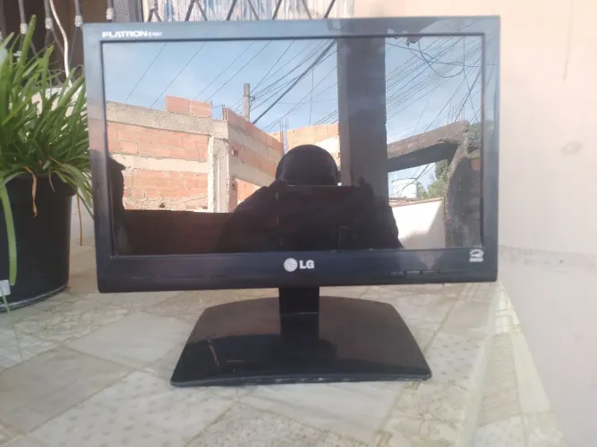 Lg Flatron E1641C-PN